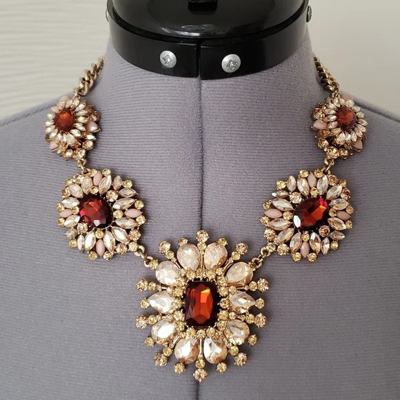 Eye Candy Crystal Necklace NWT - Picture 2 of 4